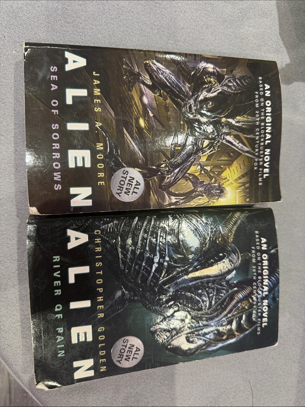 Aliens book bundle